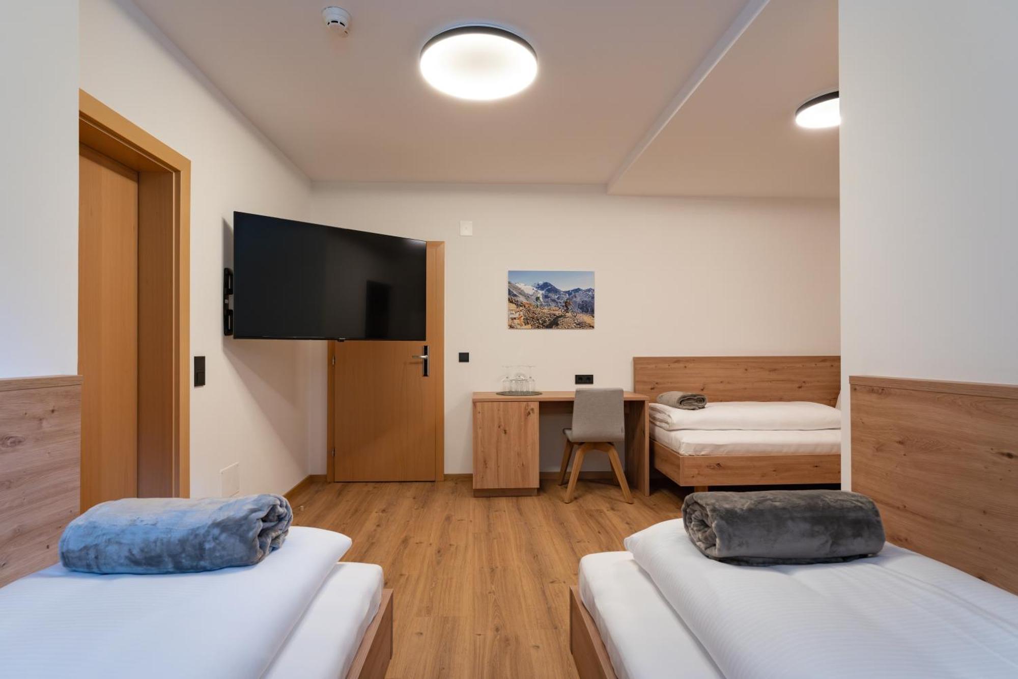 Self Service Hotel Schnalser Hof Naturns Eksteriør bilde