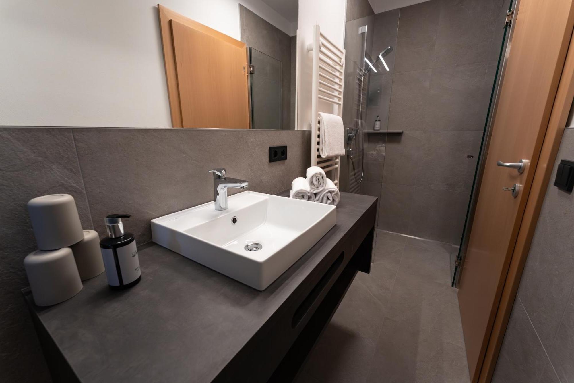Self Service Hotel Schnalser Hof Naturns Eksteriør bilde