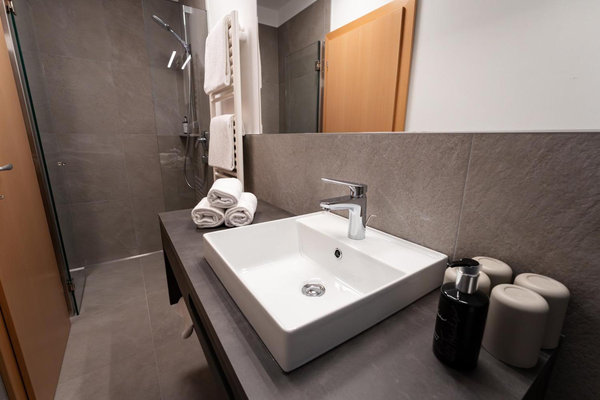 Self Service Hotel Schnalser Hof Naturns Eksteriør bilde